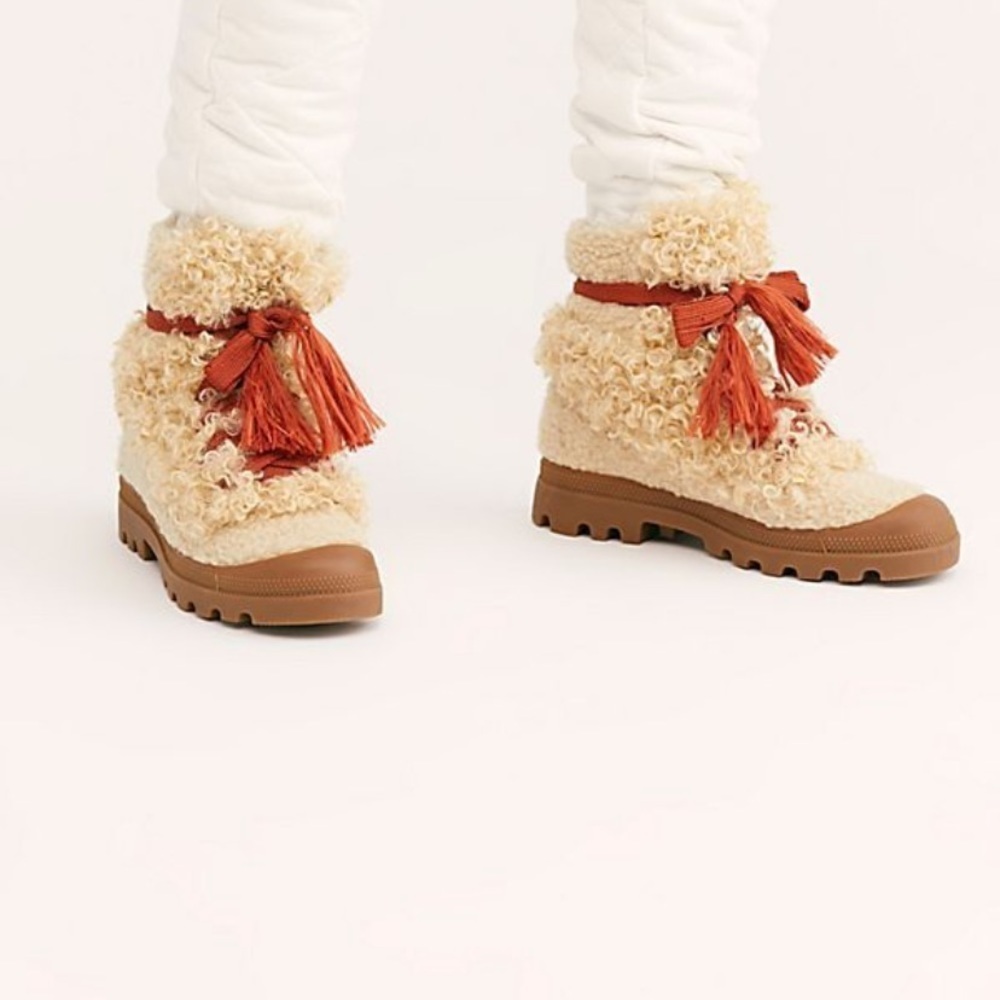 Free people vegan ski lodge boots new size 10